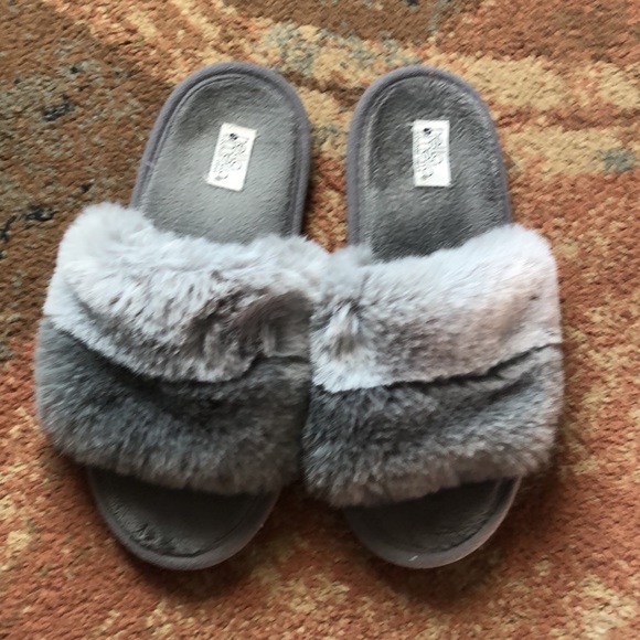 Women’s size 9/10 gray Hello Mello Comfy Indoor Outdoor Super Plush Slippers - Picture 5 of 5